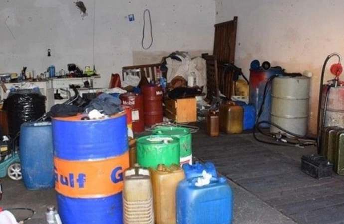Celnicy i funkcjonariusze Straży Granicznej zatrzymali mieszkańca Gołdapi, który przechowywał nielegalne paliwo.