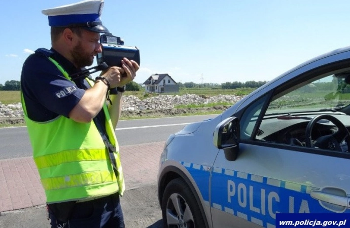 W ciągu jednego dnia policjanci z Warmii i Mazur zatrzymali 11 praw jazdy za nadmierną prędkość.