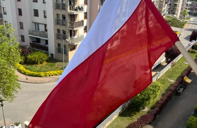 2 maja obchodzimy Dzień Flagi Rzeczypospolitej Polskiej. To jedno z najmłodszych świąt państwowych.