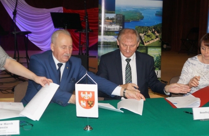 Marszałek województwa warmińsko-mazurskiego podpisał 33 umowy na dofinansowanie z Programu Rozwoju Obszarów Wiejskich.