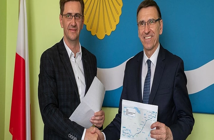 Władze Olsztyna oraz Barczewa podpisały umowę o współpracy w zakresie komunikacji miejskiej.