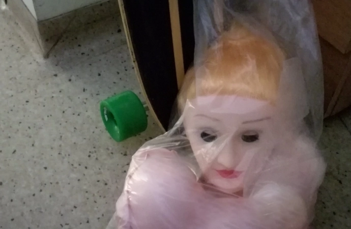 Dwaj mężczyźni w Olsztynie ukradli deskorolkę i… dmuchaną lalkę.