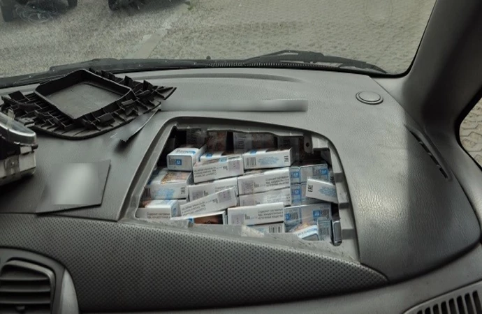 Funkcjonariusze z Placówki Straży Granicznej w Gołdapi zabezpieczyli papierosy z przemytu o szacunkowej wartości prawie 50 tys. zł.
