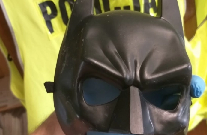 Elbląscy policjanci znów zatrzymali złodziei używających nietypowej maski.