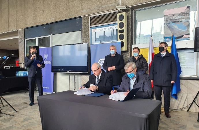 PKP SA podpisały z firmą Torpol umowę na przebudowę dworca Olsztyn Główny.