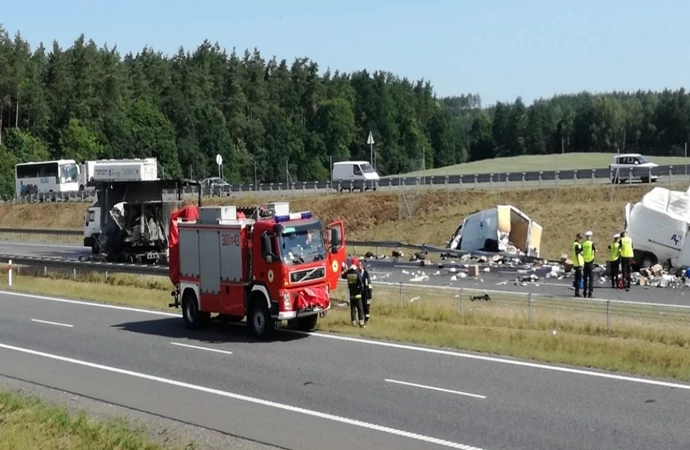 Pięć samochodów zderzyło się na drodze S7 przy zjeździe na Grunwald. Zginęła jedna osoba.