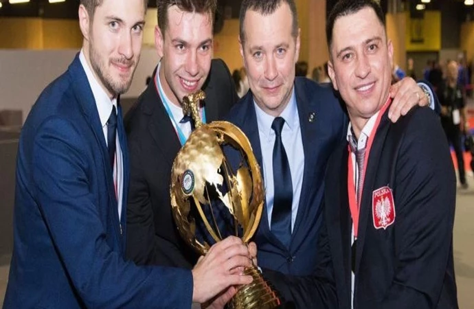 Reprezentacja Polska odniosła sukces na Mistrzostwach Świata we Fryzjerstwie. Swój udział w tym sukcesie mieli też fryzjerzy z Warmii i Mazur.