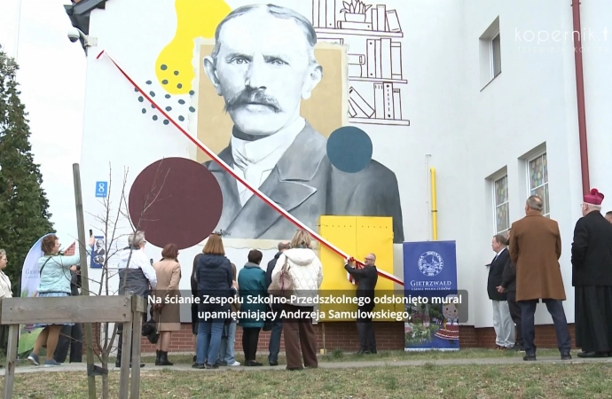 MURAL SAMULOWSKIEGO I PASYJNE WIDOWISKO