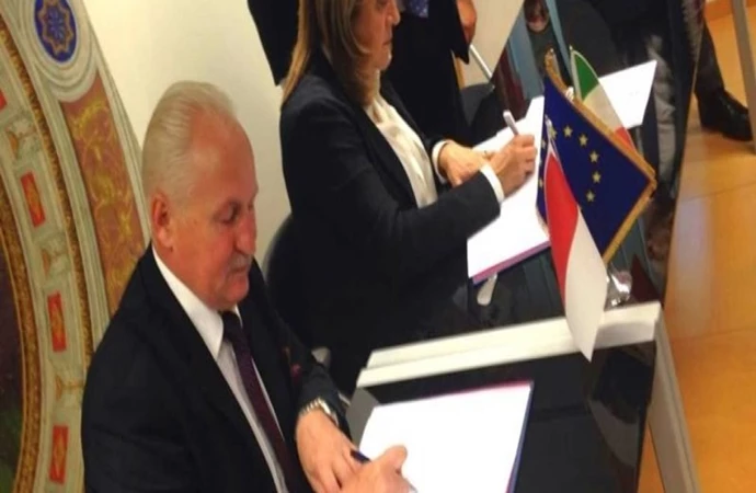 Marszałek województwa warmińsko-mazurskiego podpisał nowe porozumienie o współpracy z włoskim regionem Umbria.