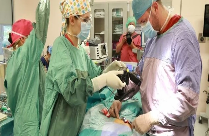 Lekarze ze Szpitala Dziecięcego w Olsztynie odtworzyli małemu pacjentowi ucho.