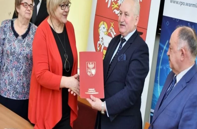 W Urzędzie Marszałkowskim w Olsztynie podpisano kolejne umowy na unijne dofinansowanie z Regionalnego Programu Operacyjnego.
