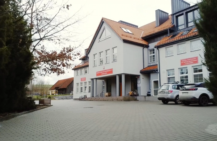 NOWOCZESNA SZKOŁA W GIETRZWAŁDZIE
