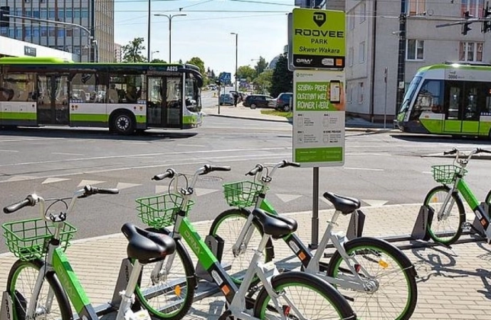 W Olsztynie zaczyna działać system roweru miejskiego. Do wypożyczenia jest 110 pojazdów w 10 strefach.