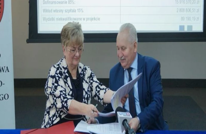 Marszałek województwa warmińsko-mazurskiego oraz dyrektor Szpitala Wojewódzkiego w Elblągu podpisali umowę na dofinansowanie informatyzacji placówki.