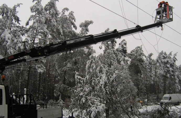 Z powodu opadów śniegu, w piątek rano prądu nie miało prawie 27 tys. mieszkańców Warmii i Mazur.