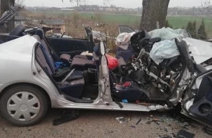 Na trasie Nakomiady – Kętrzyn zginął pasażer samochodu prowadzonego przez pijanego kierowcę.