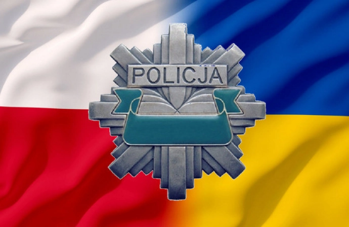 Komenda Główna Policja uruchomiła telefony dyżurne dla uchodźców z Ukrainy i ich rodzin.