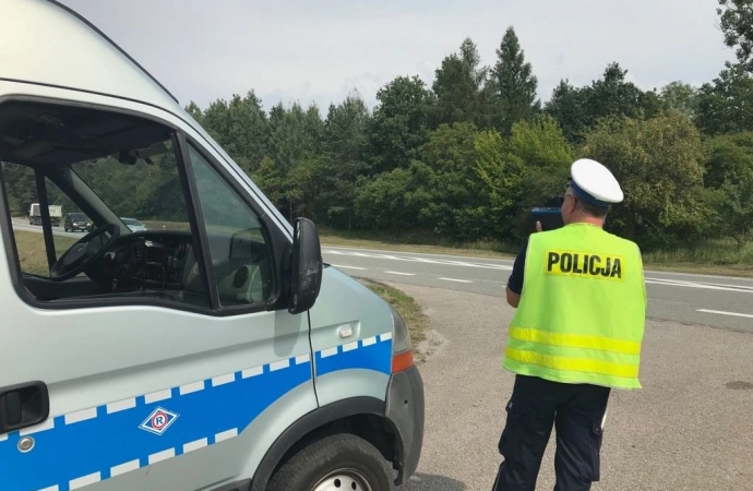 Według wstępnych danych, od 30 kwietnia do 4 maja, na drogach Warmii i Mazur doszło do 14 wypadków drogowych, w których rannych zostało 18 osób. Policjanci byli wzywani do 210 kolizji drogowych. Na szczęście nikt nie zginął. Funkcjonariusze zatrzymali 40 nietrzeźwych kierujących.