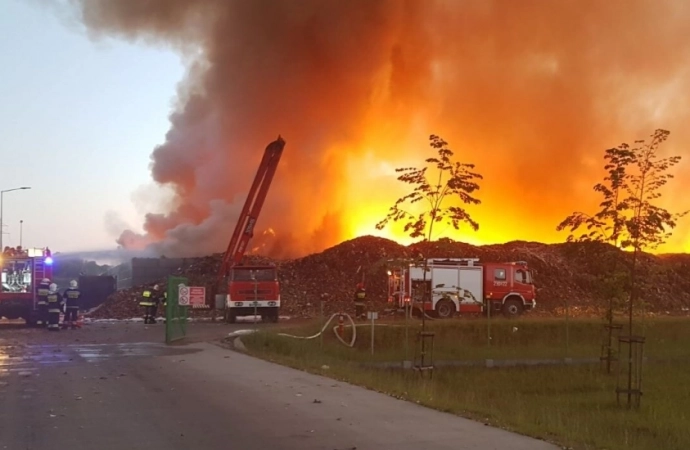 W czwartek nad ranem ogień pojawił się na składowisku ZGOK w Olsztynie.