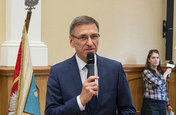Olsztyńscy radni nie zgodzili się na obniżenie pensji prezydenta Olsztyna.