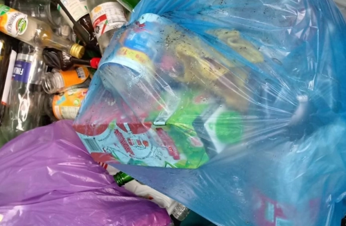 Mieszkańcom trzech bloków w Olsztynie grozi znaczna podwyżka stawki za śmieci.