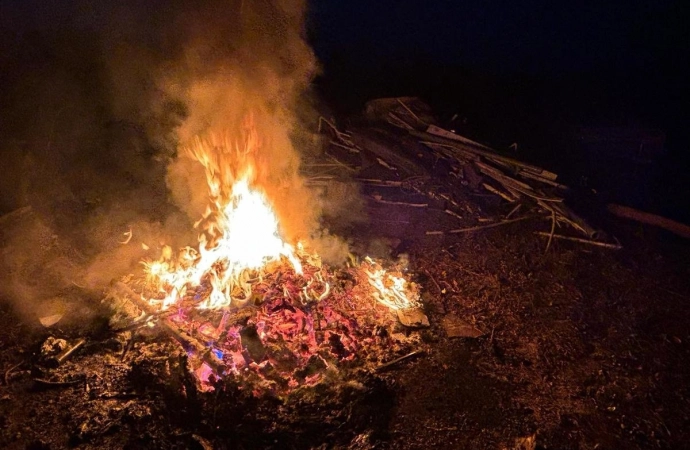 O tym, że nie wolno palić plastiku, przekonał się mieszkaniec powiatu iławskiego.