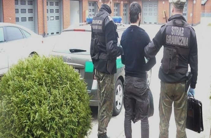Funkcjonariusze z Placówki Straży Granicznej w Gołdapi i Baniach Mazurskich zatrzymali 4 obywateli Rosji, narodowości czeczeńskiej.