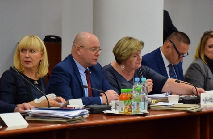 Radni powiatu olsztyńskiego przyjęli budżet na rok 2018.