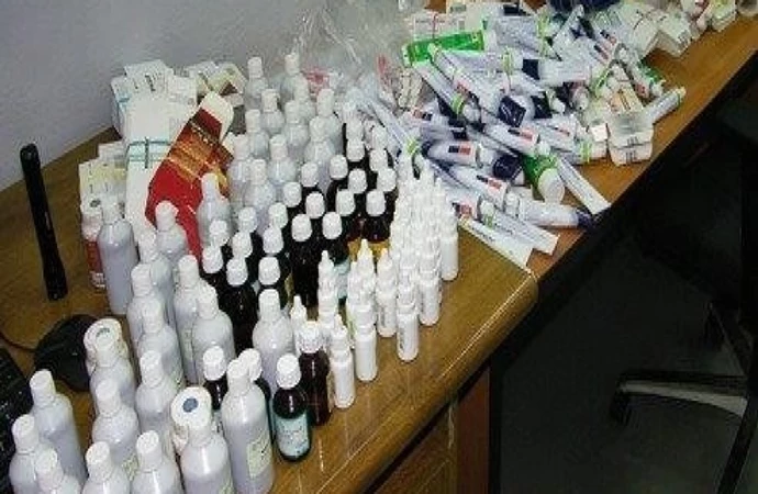 Celnicy z Gołdapi zatrzymali w kończącym się tygodniu dwie osoby, które próbowały przemycić leki.