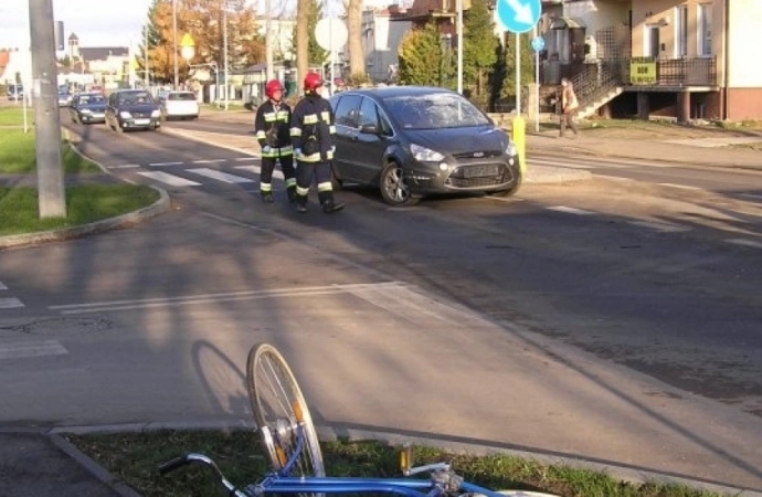 W Nidzicy doszło do potrącenia rowerzysty przejeżdżającego przez przejście dla pieszych. Trafił do szpitala.