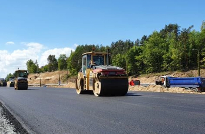 Wykonawca drogi S5 w okolicach Ostródy poinformował o zrealizowaniu 50 procent robót.