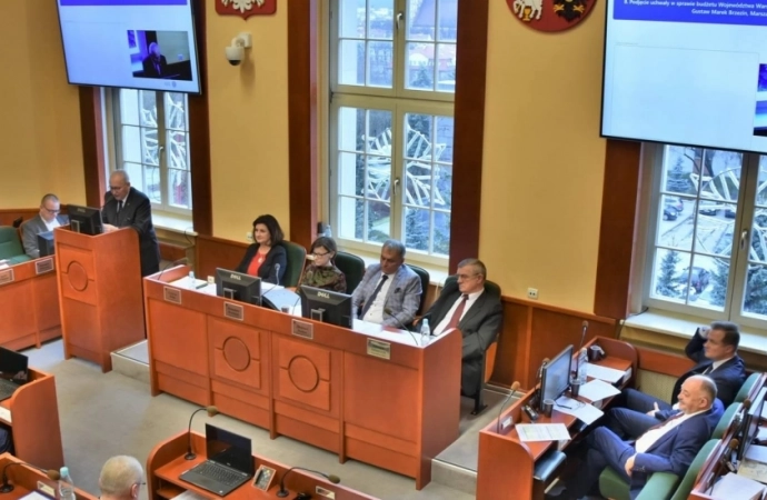 Sejmik województwa warmińsko-mazurskiego przyjął budżet na rok 2019.