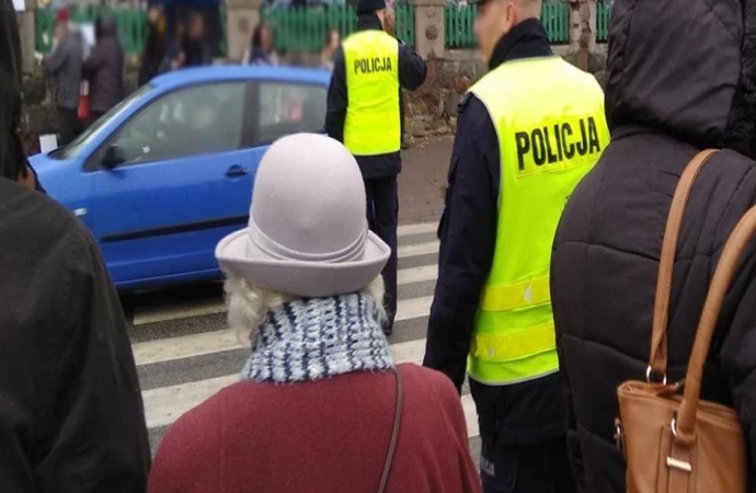 Dziś (środa) późnym wieczorem zacznie obowiązywać specjalna organizacja ruchu przy cmentarzach w Olsztynie.