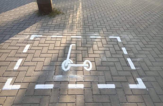 W Olsztynie pojawiły się specjalne strefy do parkowania elektrycznych hulajnóg.