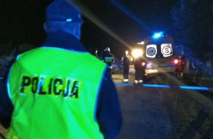 Na drodze powiatowej w Łąkorzu samochód potrącił dwie nastolatki jadące na rolkach. Obie zmarły.