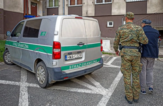 Funkcjonariusze z Placówki Straży Granicznej w Grzechotkach zatrzymali mężczyznę, który był poszukiwany Europejskim Nakazem Aresztowania.