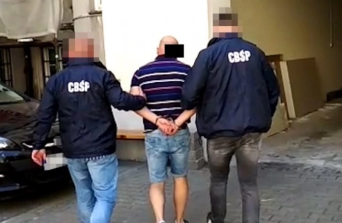 Funkcjonariusze CBŚP i Służby Celno-Skarbowej z Olsztyna zatrzymali 6 osób z tzw. „mafii paliwowej”.