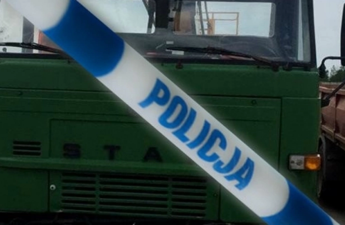 21-letni mieszkaniec gminy Zalewo odpowie za liczne kradzieże – w tym ciężarówki i rolniczego ciągnika.