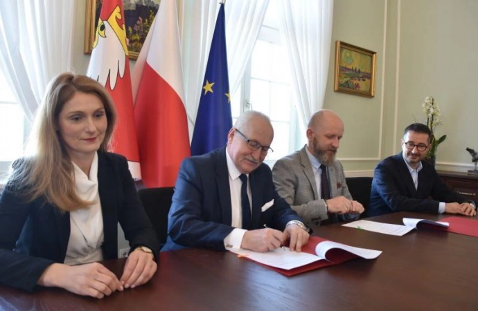 Samorząd województwa warmińsko-mazurskiego podpisał umowę na dofinansowanie Międzywydziałowej Szkoły Przedsiębiorczości.