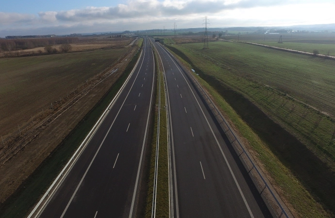 Generalna Dyrekcja Dróg Krajowych i Autostrad podpisała umowy na wykonanie dokumentacji obwodnicy Pisza oraz północnej obwodnicy Olsztyna.