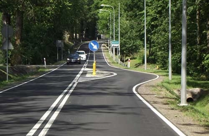 Wojewoda warmińsko-mazurski podpisał umowy na przebudowy lokalnych dróg.