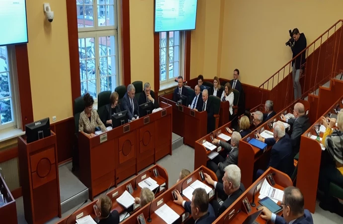 Sejmik województwa warmińsko-mazurskiego uchwalił budżet na 2020 rok.