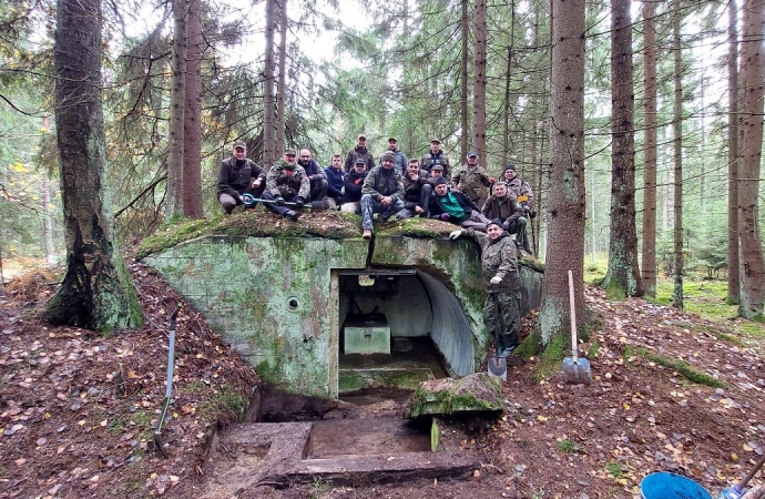 Na terenie Leśnictwa Runowo posprzątano bunkry z okresu międzywojennego.
