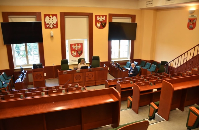 Sejmik województwa warmińsko-mazurskiego udzielił absolutorium zarządowi województwa.