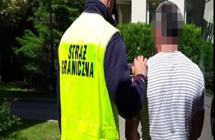 Funkcjonariusze warmińsko-mazurskiego oddziału Straży Granicznej zatrzymali kolejne osoby zamieszane w produkcję i handel nielegalnymi papierosami.