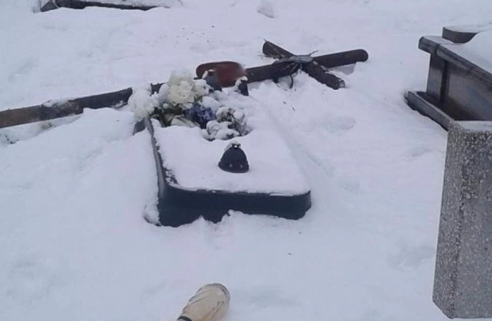 W Gąskach niedaleko Olecka 31-latek uszkodził cmentarne krzyże.