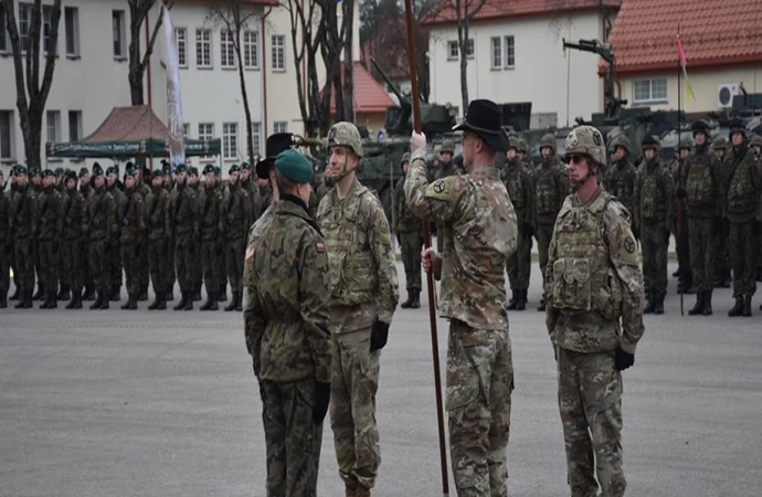 Zmiana dowództwa Międzynarodowej Grupy Batalionowej NATO, stacjonującej na Mazurach.